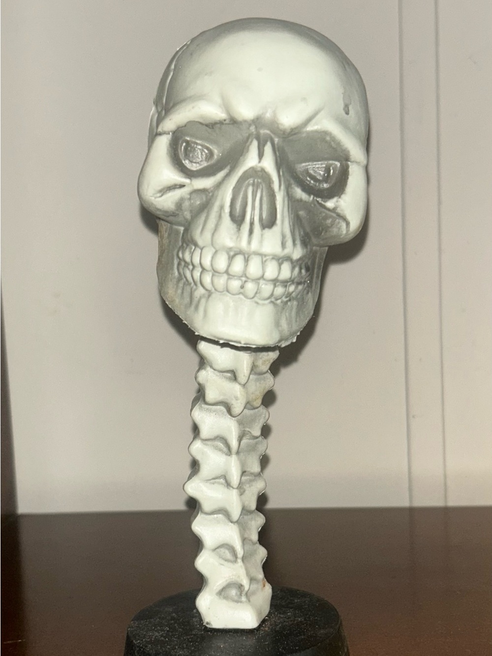 White Skull & Spine Sculpture Accent -